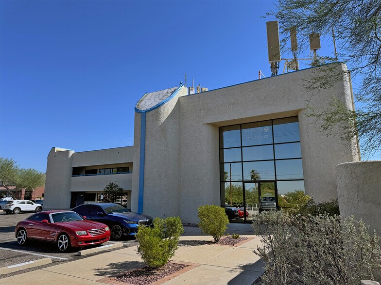 7070 N Oracle Rd, Tucson, AZ à louer - Photo du bâtiment - Image 2 de 2