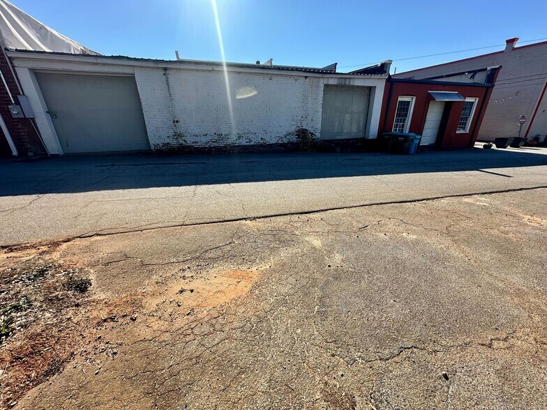 56 Line st, Commerce, GA for sale - Primary Photo - Image 1 of 1