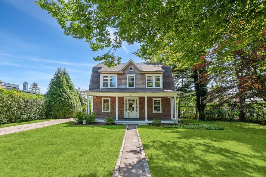 10 Pantigo Rd, East Hampton, NY à vendre - Photo du bâtiment - Image 2 de 27