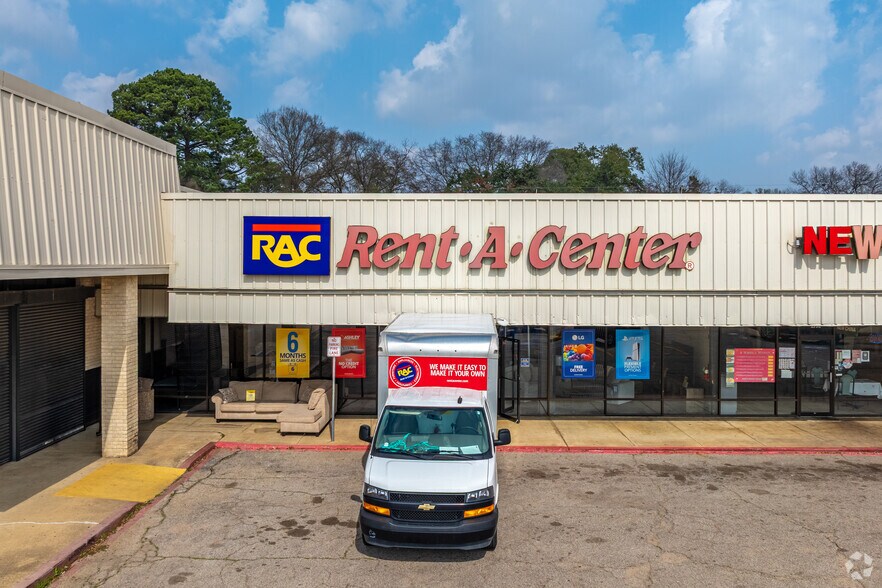 2710-2758 W 70th St, Shreveport, LA à louer - Photo du bâtiment - Image 3 de 16