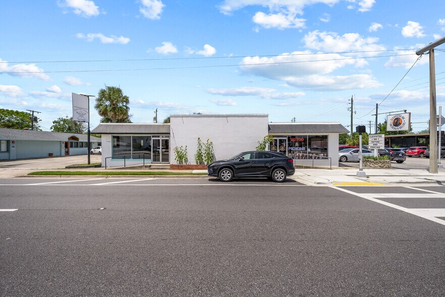 110 Anastasia Blvd, Anastasia Island, FL à vendre - Photo du bâtiment - Image 1 de 7
