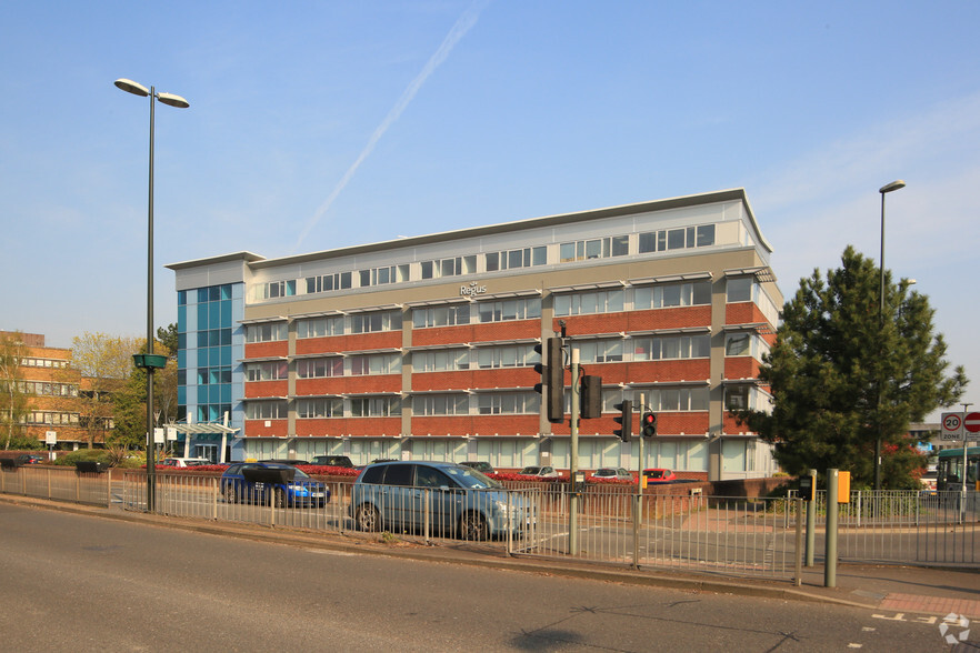 Station Way, Crawley for lease - Building Photo - Image 2 of 17