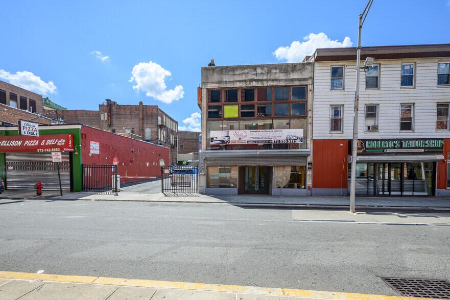 84 Ellison St, Paterson, NJ à louer - Photo intérieure - Image 3 de 18