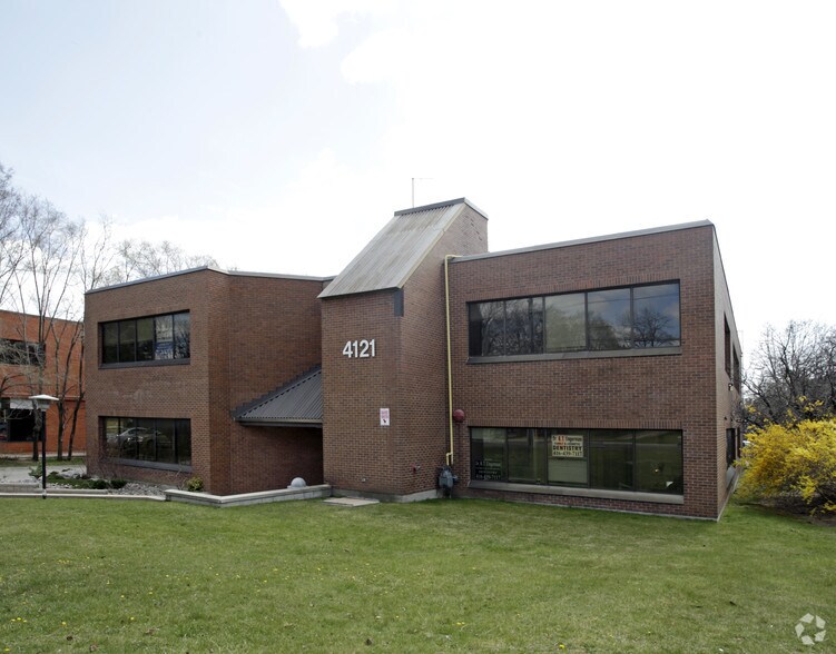 4121 Lawrence Ave, Toronto, ON à vendre - Photo principale - Image 1 de 2