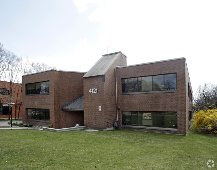 4121 Lawrence Ave, Toronto, ON for sale - Primary Photo - Image 1 of 2