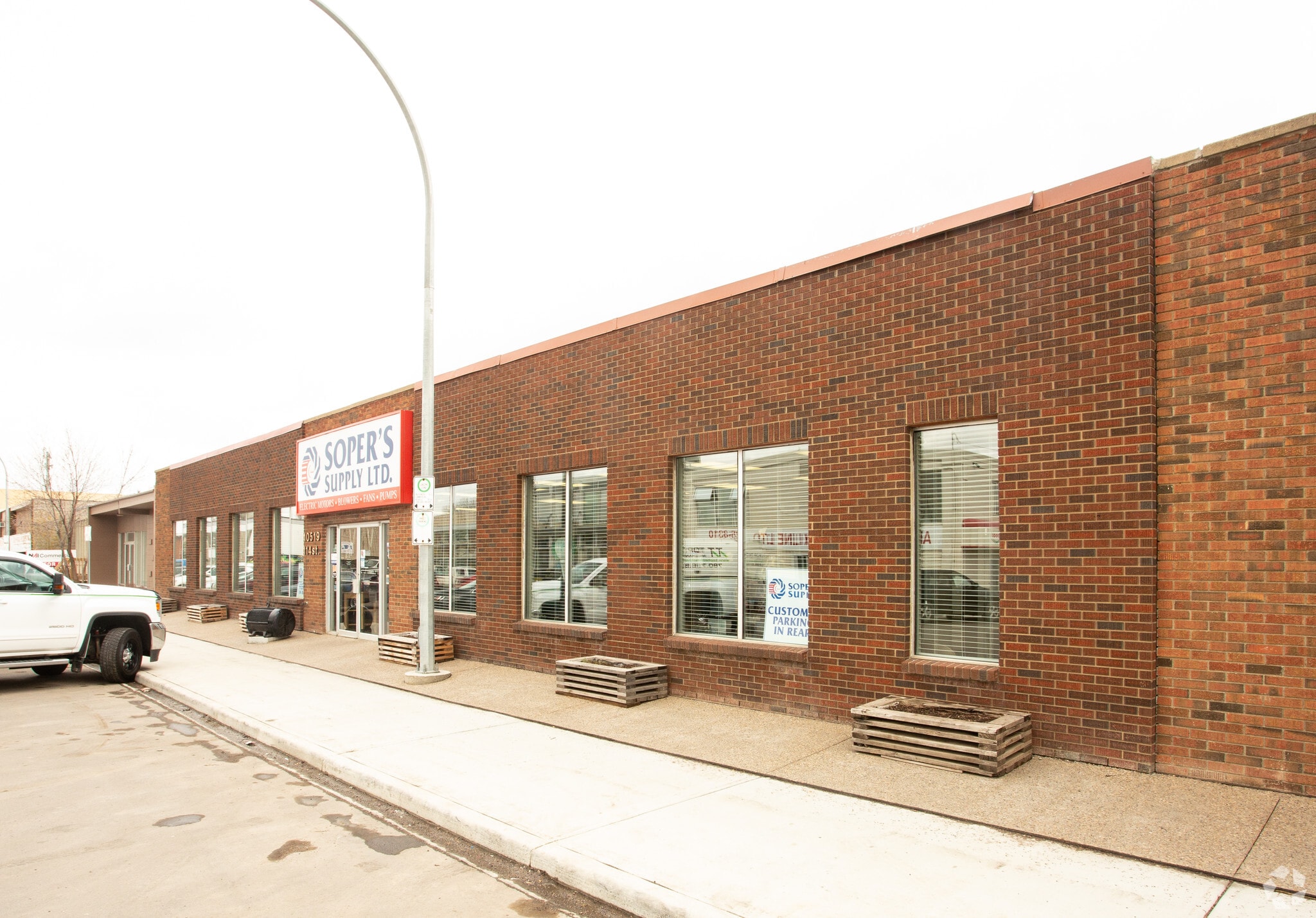 10515-10519 114 St NW, Edmonton, AB for lease Primary Photo- Image 1 of 3