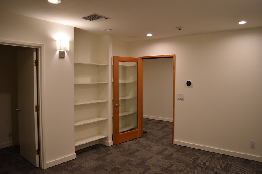 3115 W Olive Ave, Burbank, CA à louer - Photo du bâtiment - Image 3 de 14