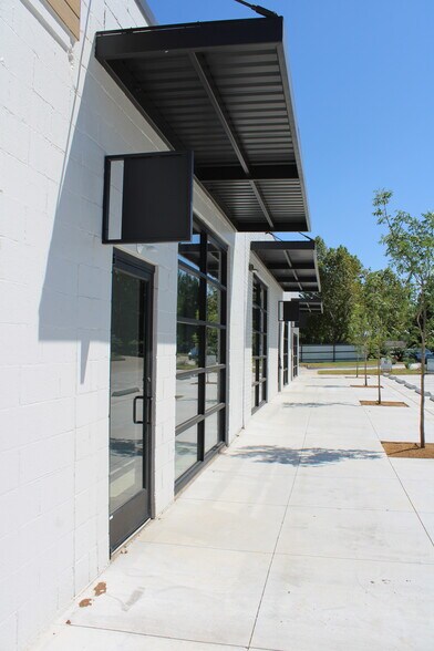 233 W McArthur Dr, Midwest City, OK à louer - Photo du bâtiment - Image 2 de 7