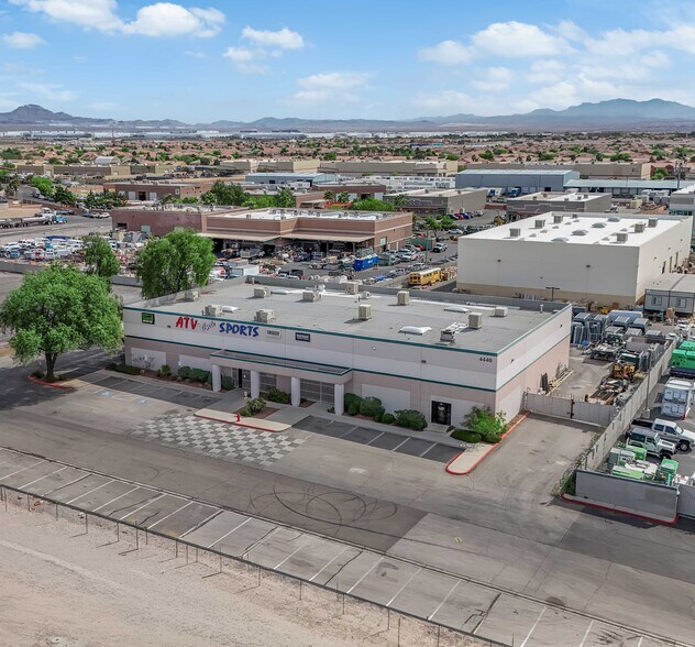 4440 E Craig Rd, Las Vegas, NV à vendre - Photo du bâtiment - Image 2 de 8