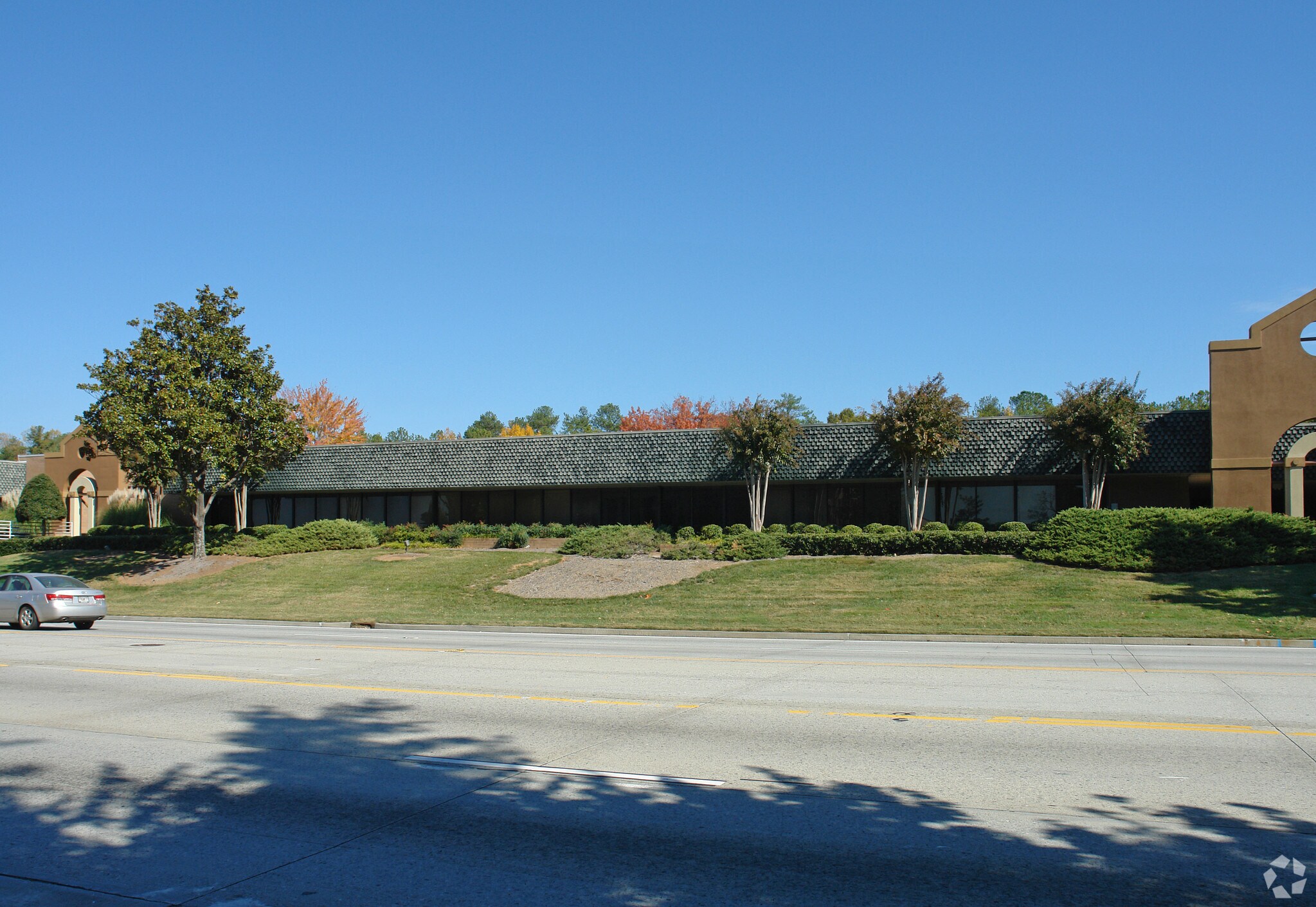 6855 Jimmy Carter Blvd, Norcross, GA for sale Primary Photo- Image 1 of 4