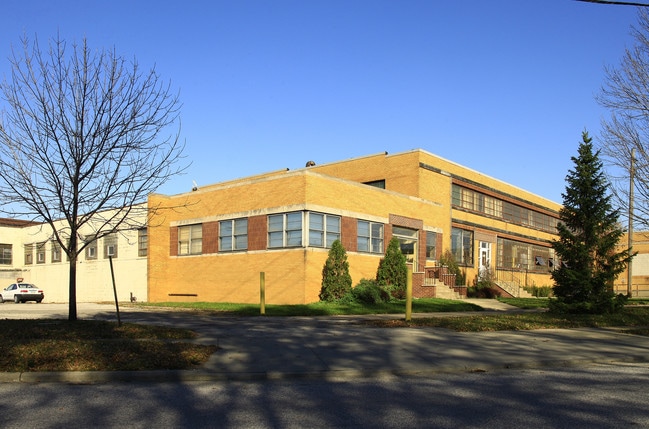 More details for 4911 Grant Ave, Cuyahoga Heights, OH - Industrial for Lease