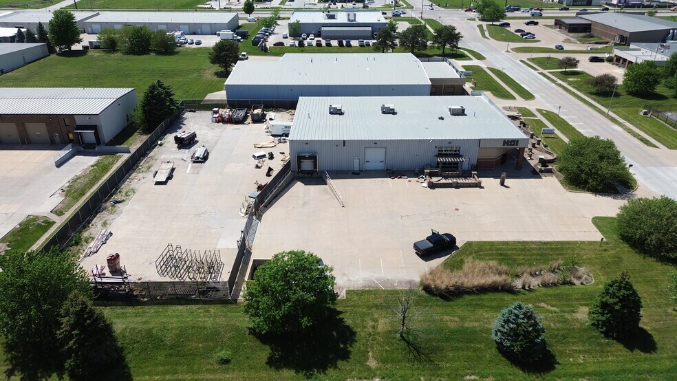16180 Laurel St, Waukee, IA à louer - Photo du bâtiment - Image 2 de 9