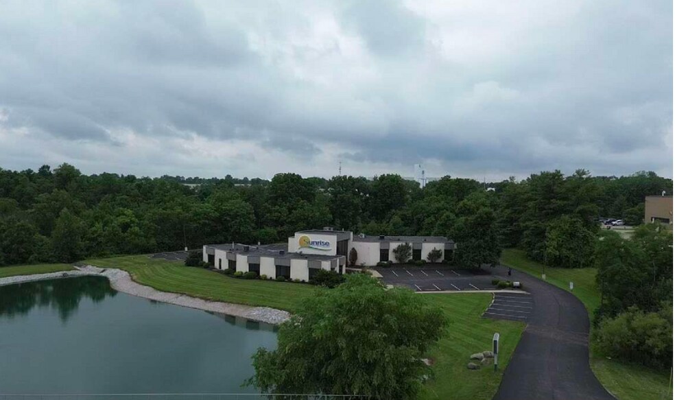 7075 Industrial Rd, Florence, KY à louer - Photo du bâtiment - Image 2 de 3