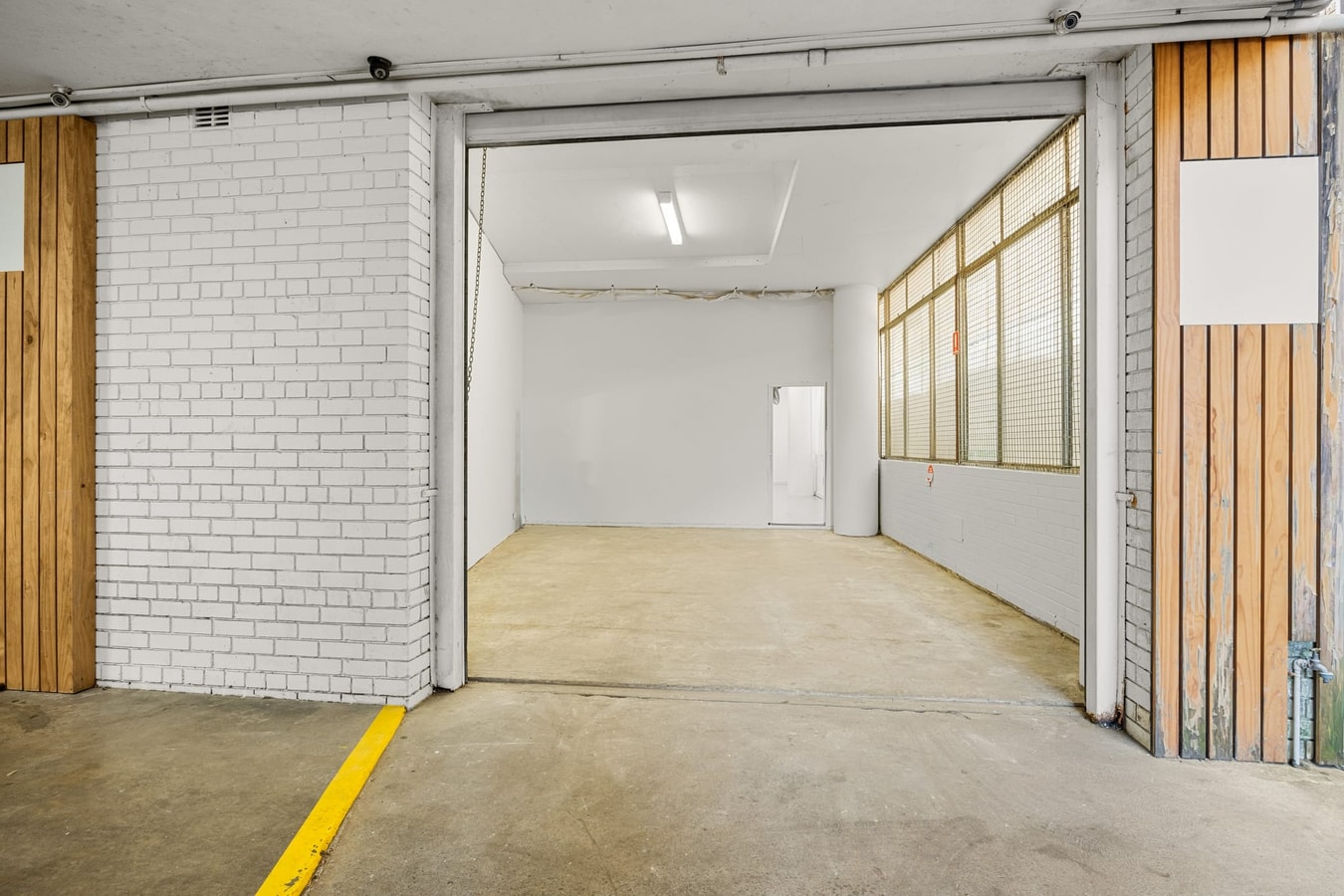 2-6 William St, Brookvale, NSW 2100 - Unit 2 - - Interior Photo - Image 2 of 13