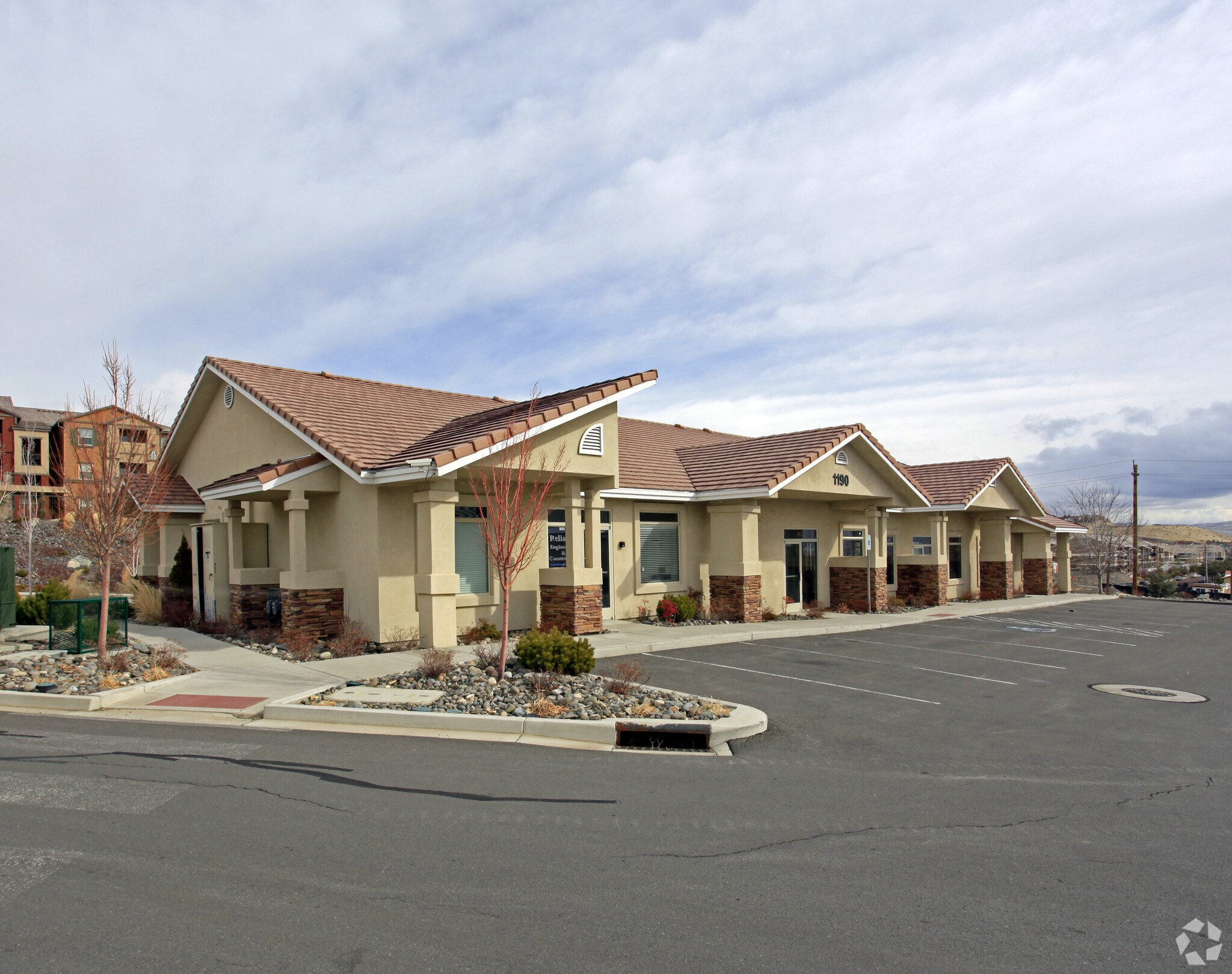 1190 Selmi Dr, Reno, NV à louer Photo principale- Image 1 de 13