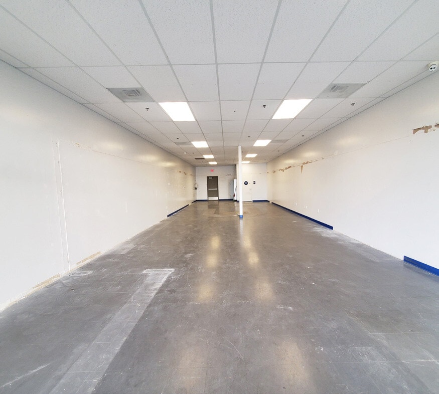 520 N Ventu Park Rd, Thousand Oaks, CA for sale Interior Photo- Image 1 of 1