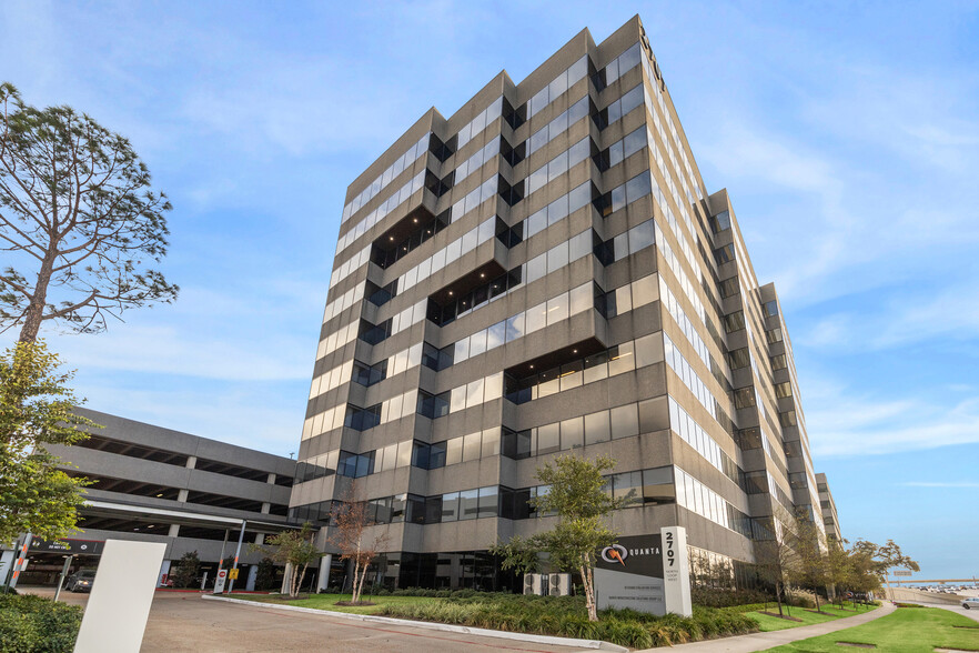 2707 N Loop W, Houston, TX for lease - Building Photo - Image 1 of 15