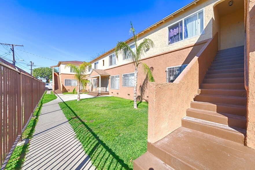 411 N Chester Ave, Compton, CA à vendre - Photo du bâtiment - Image 3 de 6