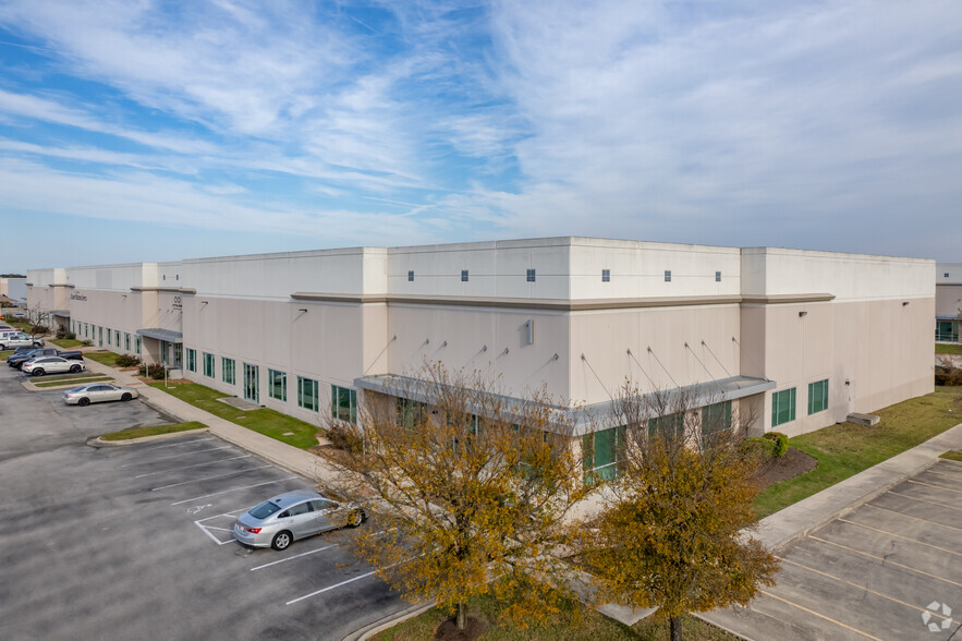 2301 E Saint Elmo Rd, Austin, TX for lease - Building Photo - Image 3 of 15