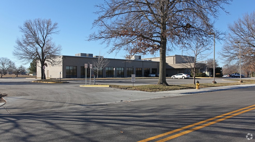 9705 Lenexa Dr, Lenexa, KS for sale - Building Photo - Image 3 of 9