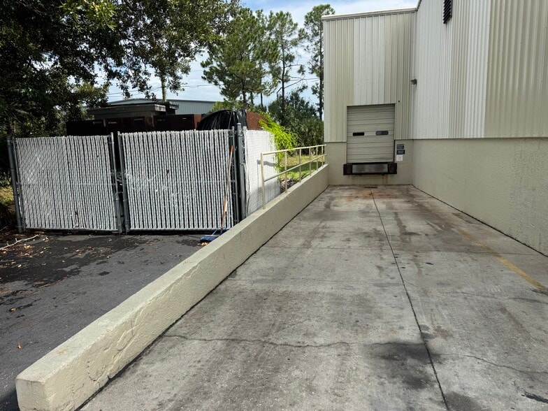 11871 Metro Pky, Fort Myers, FL for lease - Building Photo - Image 3 of 9