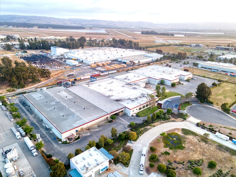 2717 Aviation Way, Santa Maria, CA for lease - Building Photo - Image 2 of 13