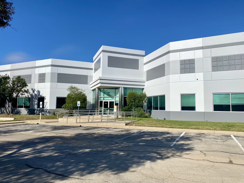12234 N Interstate 35, Austin, TX for lease - Building Photo - Image 3 of 4