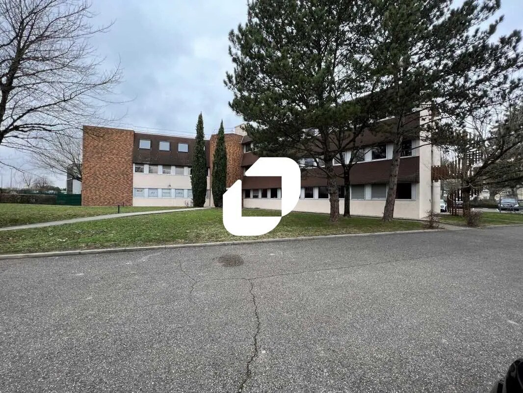 Rue Maryse Bastié, Bron for lease Building Photo- Image 1 of 12