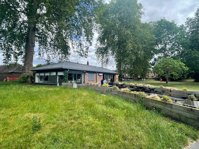 Higginson Park, Pound Ln, Marlow à louer - Photo du bâtiment - Image 1 de 3