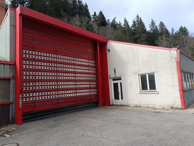 Local d'activités dans Dunières à vendre - Photo du bâtiment - Image 2 de 9