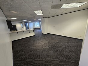 6700 Antioch Rd, Merriam, KS for lease Interior Photo- Image 2 of 8