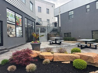 Plus de détails pour 100 Broughton Rd, Bethel Park, PA - Commerce de détail à louer