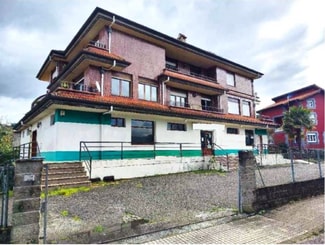 Plus de détails pour Multi-résidentiel à vendre