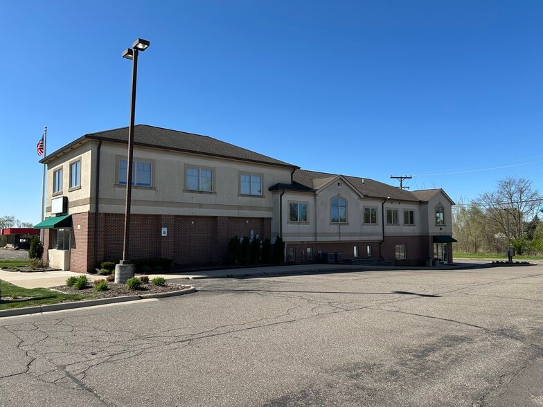 1120 S Lapeer Rd, Oxford, MI for lease - Building Photo - Image 3 of 5