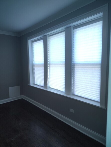 8123 S Maryland Ave, Chicago, IL à vendre - Photo intérieure - Image 3 de 6