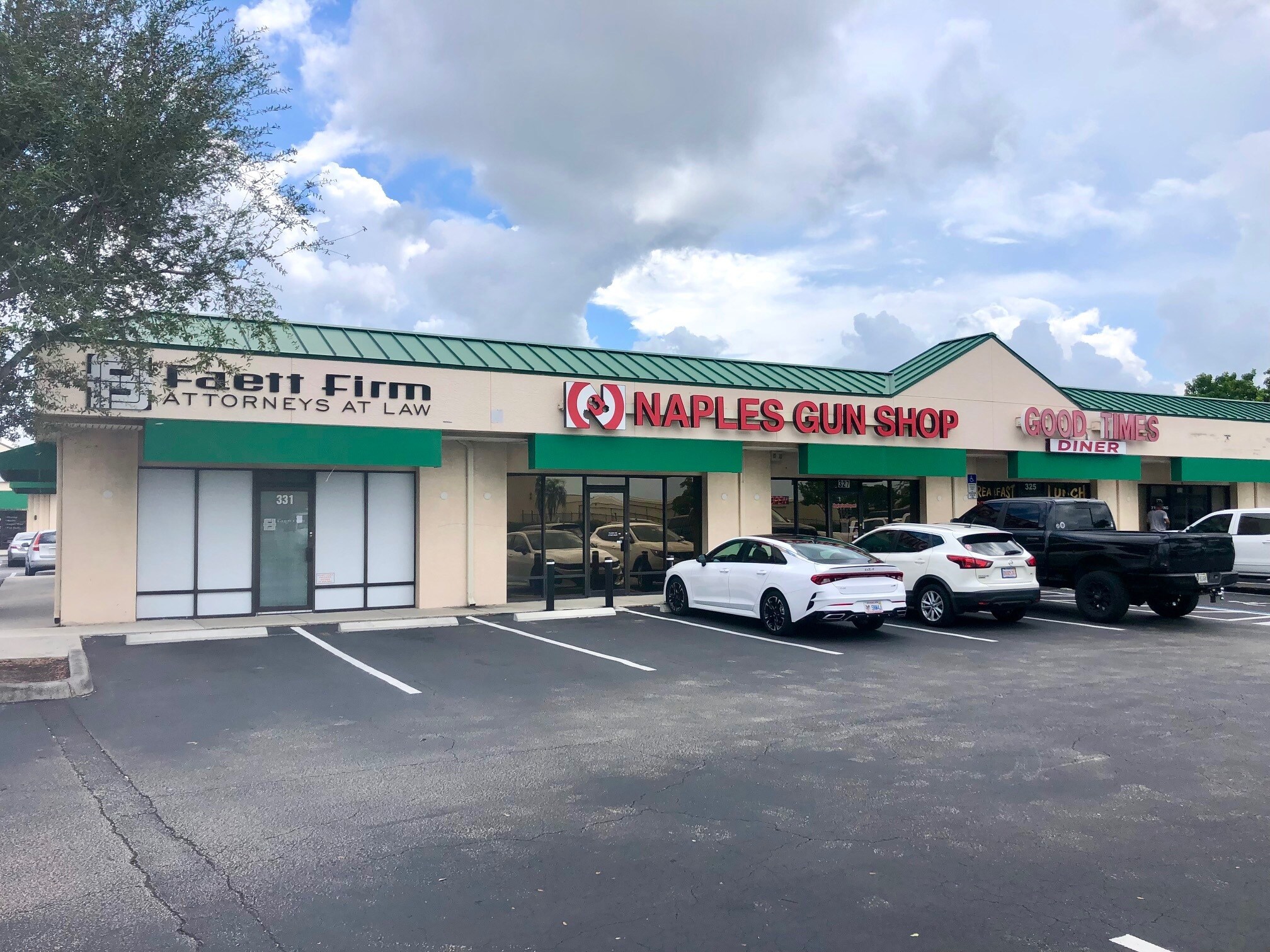 313-331 Airport Rd S, Naples, FL à louer Photo intérieure- Image 1 de 3