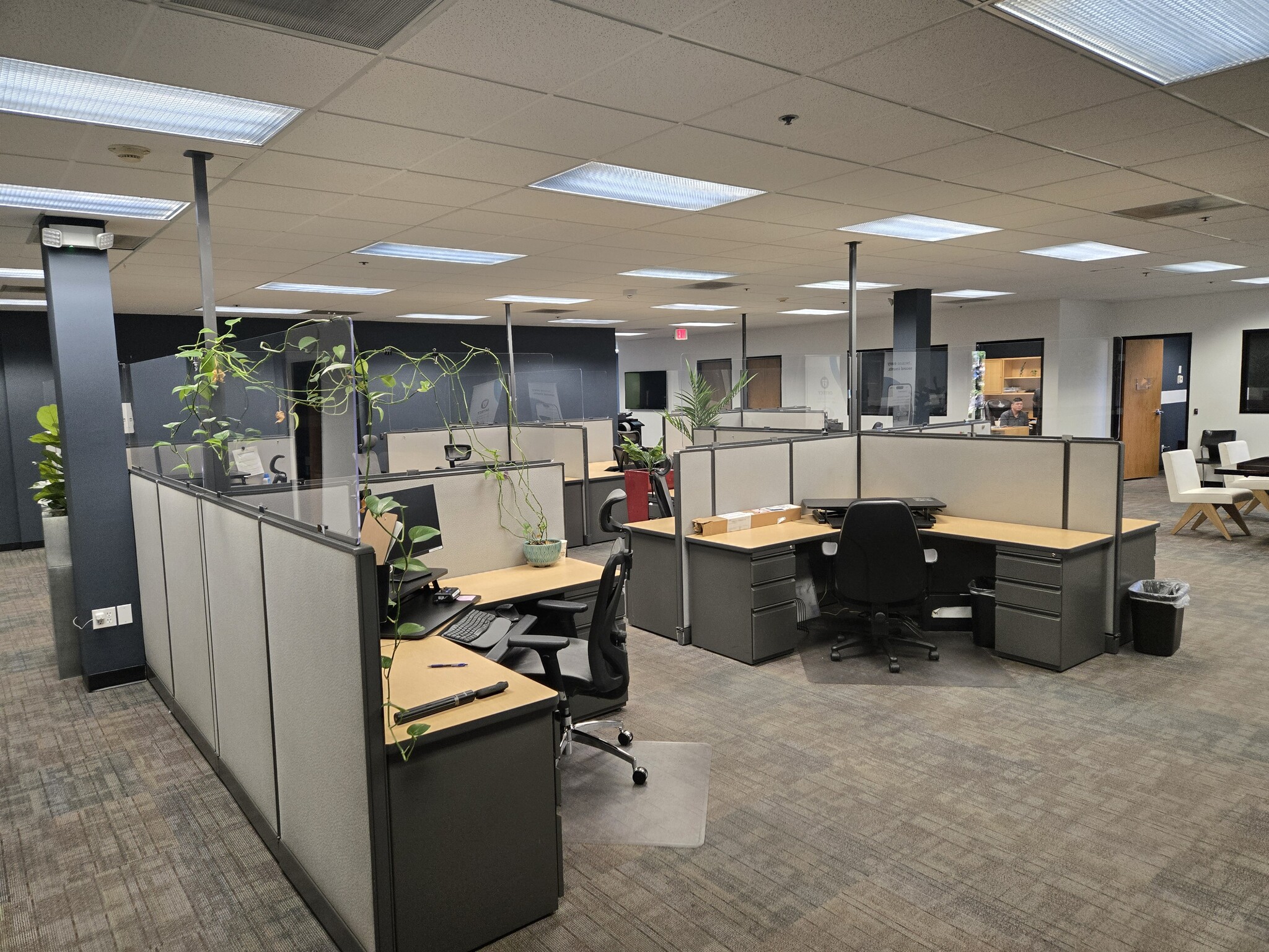 402-408 E Huntington Dr, Monrovia, CA à louer Photo intérieure- Image 1 de 4