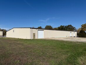 1207 Roller Dr, Owensville, MO for lease Interior Photo- Image 2 of 9