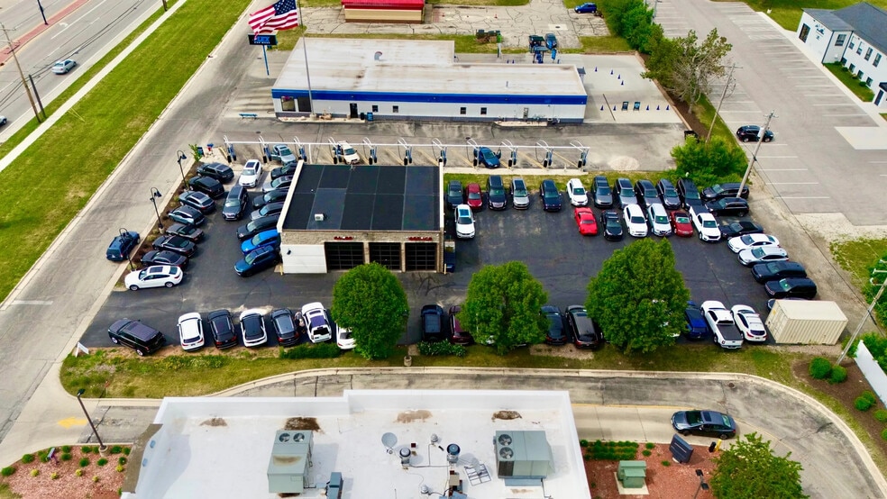 5416 S 108th St, Hales Corners, WI for lease - Building Photo - Image 2 of 4