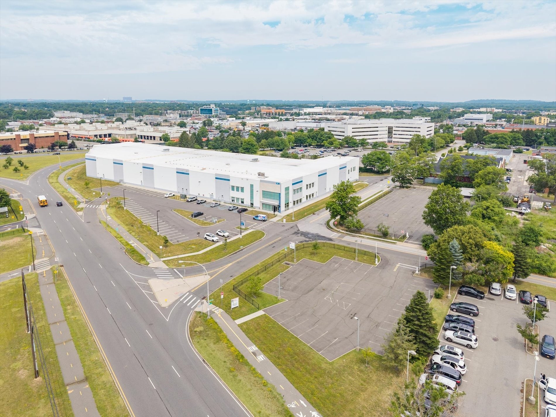 107 Charles Lindbergh Blvd, Garden City, NY for lease Primary Photo- Image 1 of 14