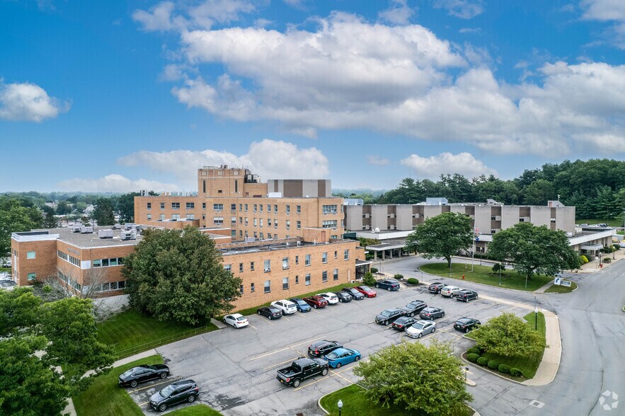 624 McClellan St, Schenectady, NY à louer - Photo du bâtiment - Image 2 de 12