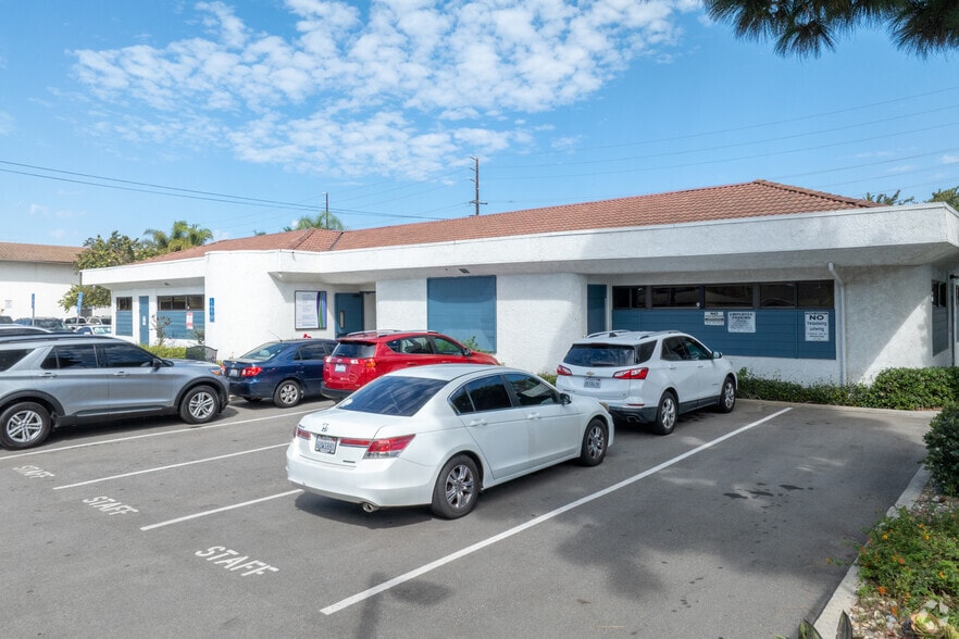 1200 W Gonzales Rd, Oxnard, CA à vendre - Photo principale - Image 1 de 3