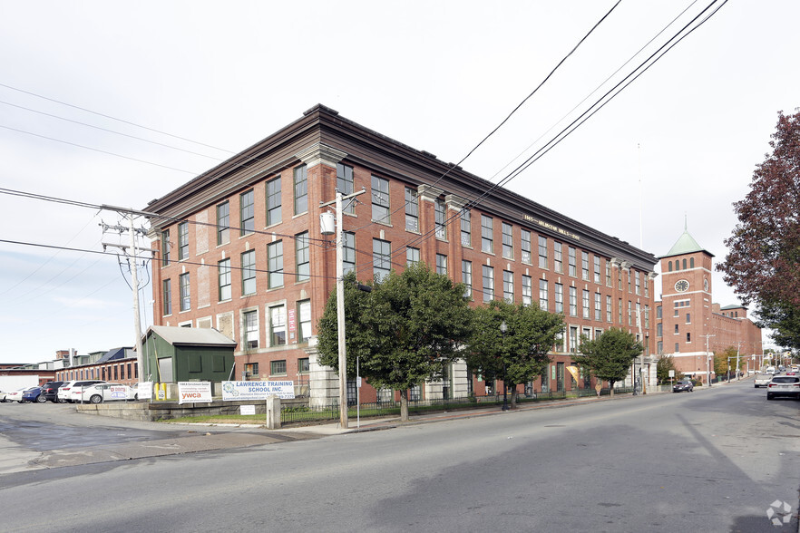 530 Broadway St, Lawrence, MA à vendre - Photo du bâtiment - Image 1 de 1