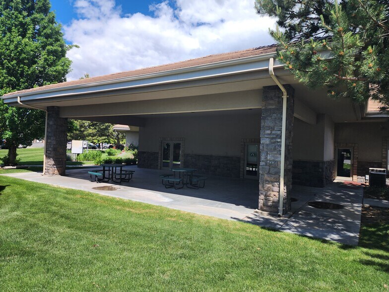 400 N Quay St, Kennewick, WA à louer - Photo du bâtiment - Image 2 de 6