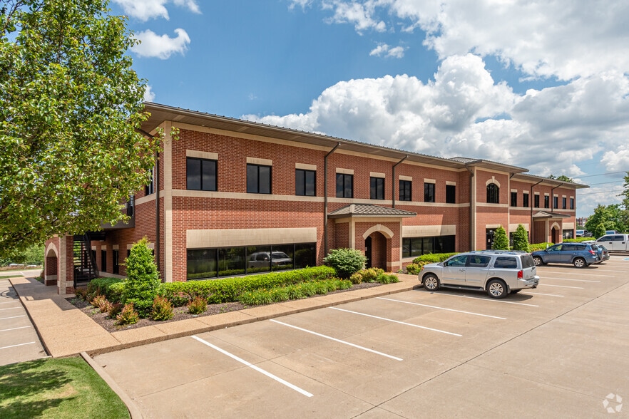 1803 Phyllis St, Bentonville, AR for lease - Building Photo - Image 3 of 8