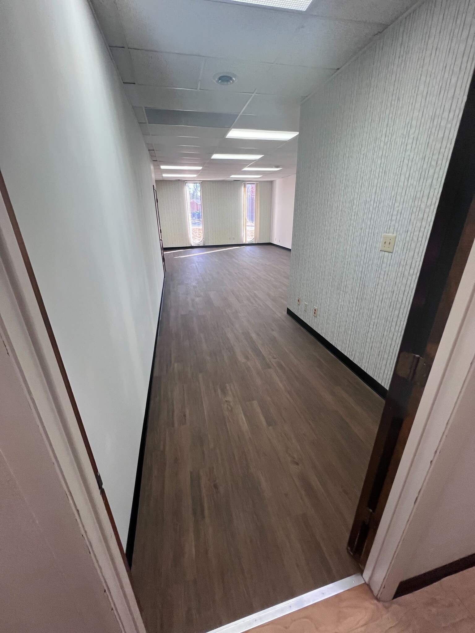 2500 W Broad St, Athens, GA for lease Interior Photo- Image 1 of 5