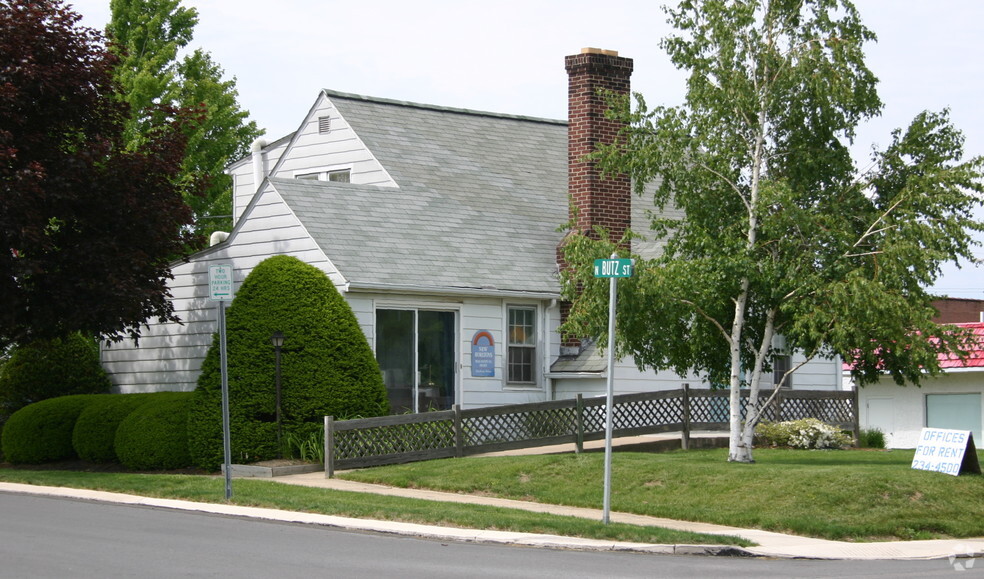 925 W College Ave, State College, PA à vendre - Photo principale - Image 1 de 1