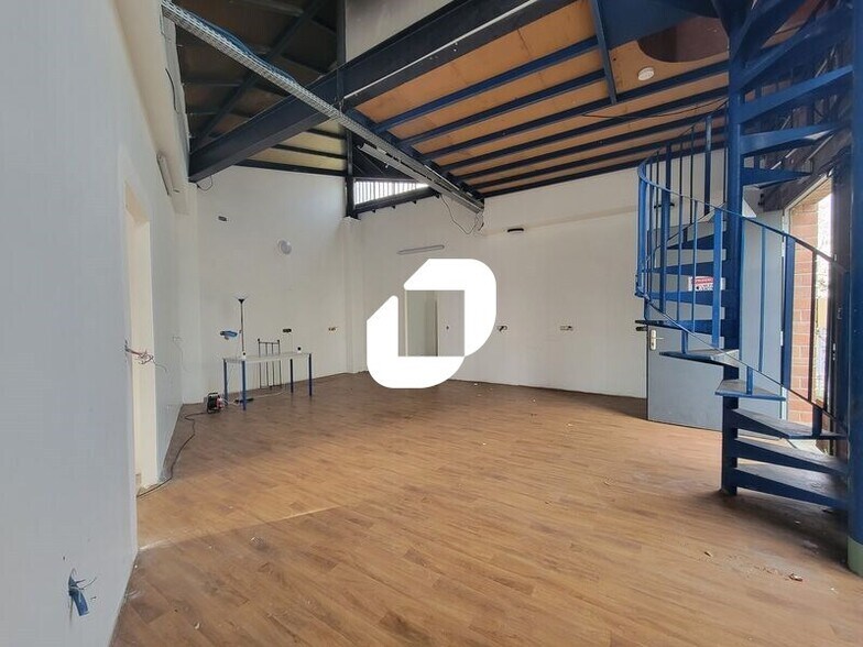 Flex in Évry-Courcouronnes for sale - Interior Photo - Image 2 of 11