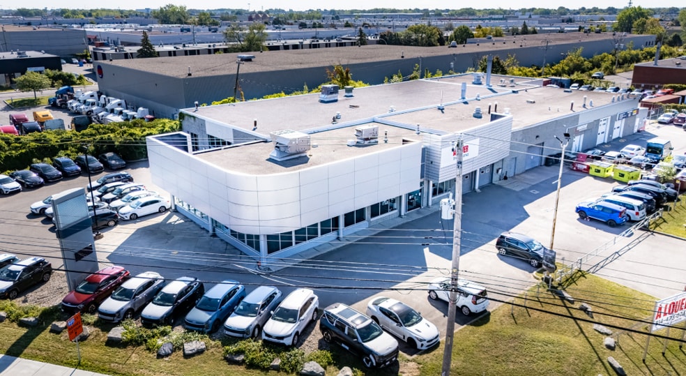 230 Av Michel-Jasmin, Dorval, QC à louer - Vidéo sur l’inscription commerciale - Image 2 de 8