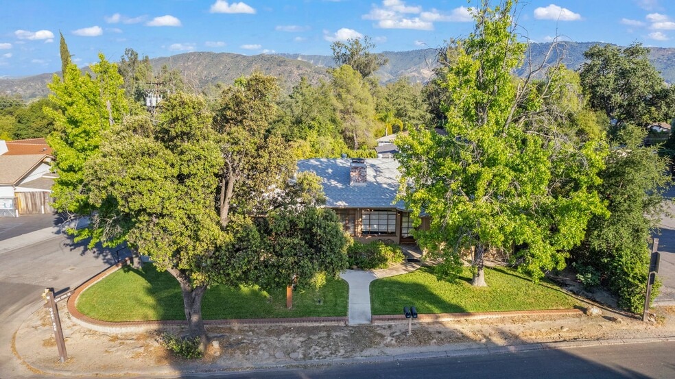 305 W Ojai Ave, Ojai, CA for sale - Building Photo - Image 3 of 15
